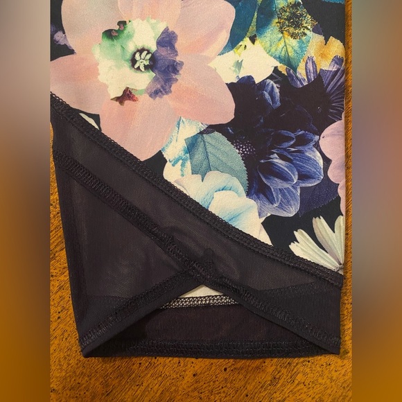 Old Navy Active Leggings🌸 - Picture 4 of 4